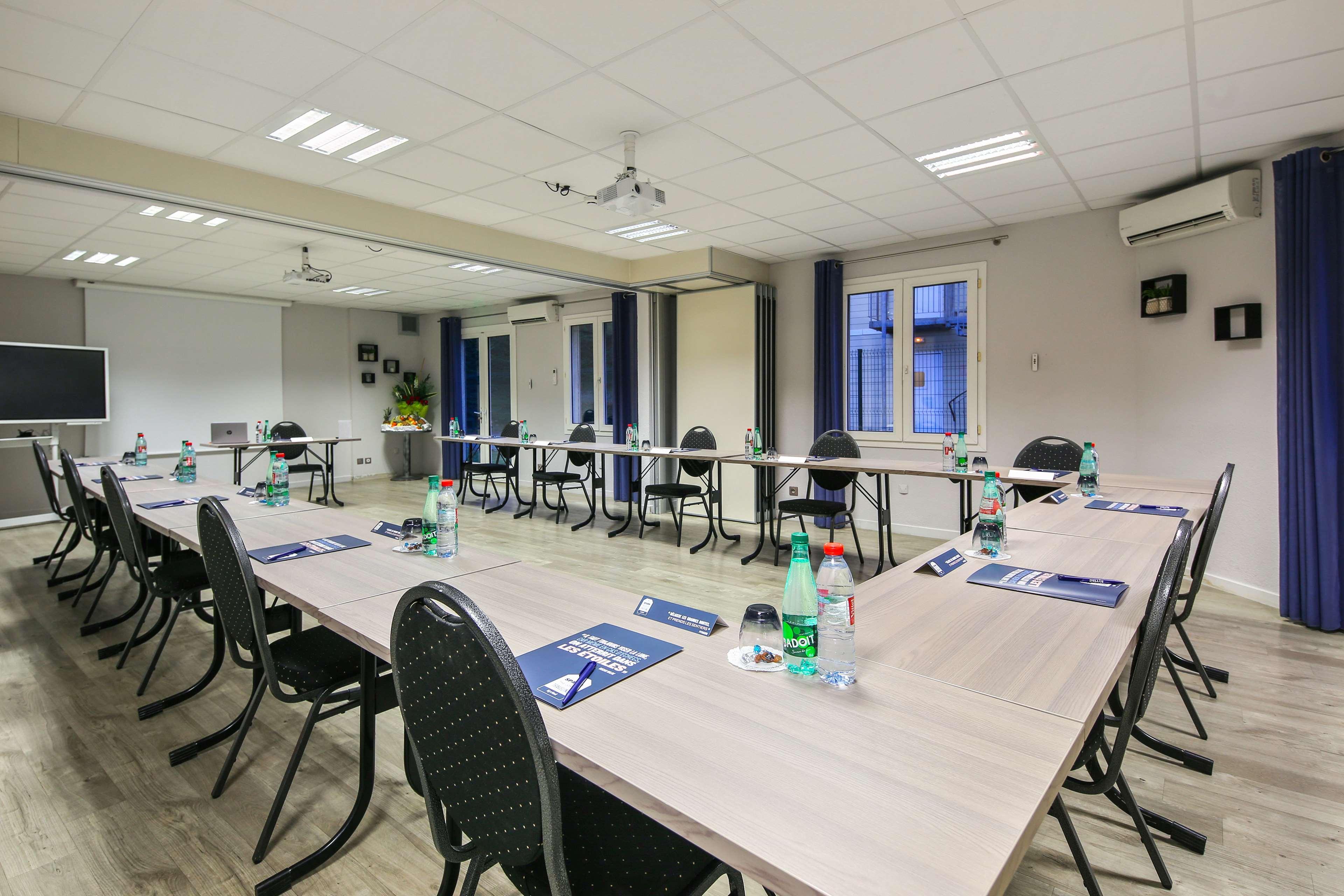 Hotel Kyriad Lyon Est - Eurexpo Le